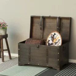Vintiquewise Brown Large Wooden Storage Trunk With Lockable Latch -Storage Basket Shop GUEST 63716d56 69a9 4a07 8523 b7b75997280e