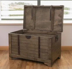Vintiquewise Old Fashioned Large Natural Wood Storage Trunk And Coffee Table
